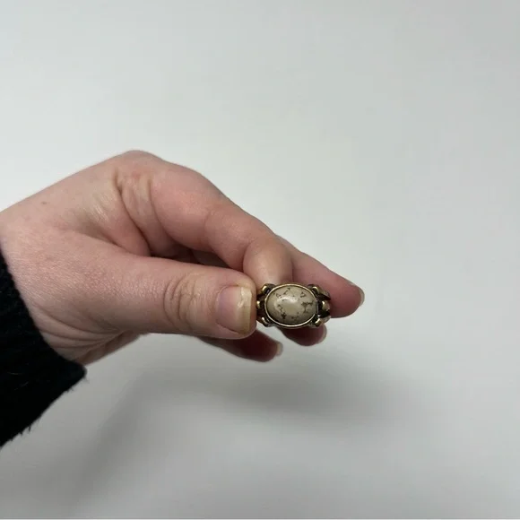 FREE PEOPLE STATEMENT STONE RING SIZE 7 - Picture 8 of 8